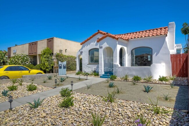 Building Photo - 4685 Hamilton St