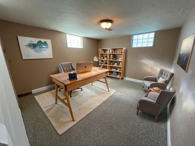 Building Photo - 4125 Pillars Dr