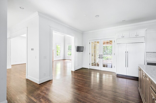 Building Photo - A timeless Cape Cod-style estate!