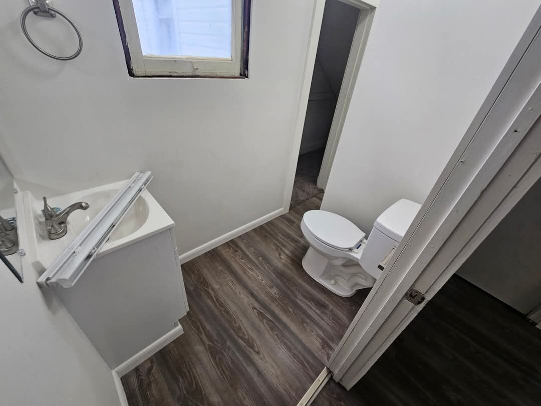 Building Photo - 771 Greenlawn Ave