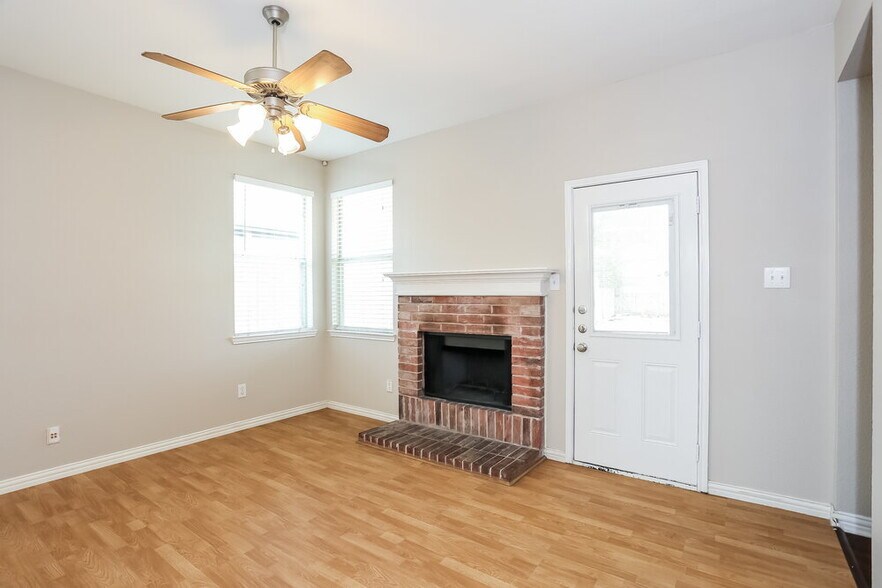 Building Photo - 1008 Buffalo Springs Dr