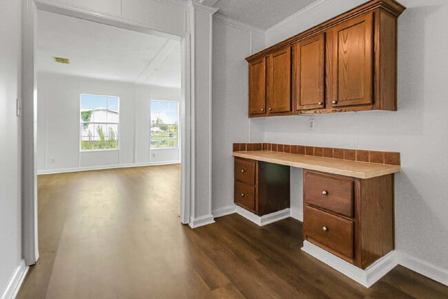 Building Photo - Mobile Home For Rent