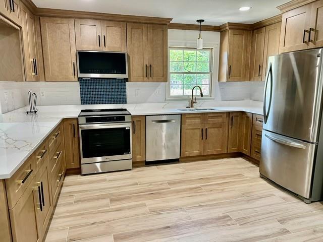 Building Photo - 503 Highland Woods Dr W
