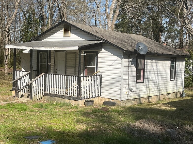 Building Photo - 218 Clyburn St