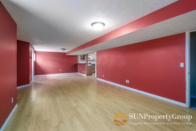 Building Photo - Large Basement Apartment in Great South Jordan Location!