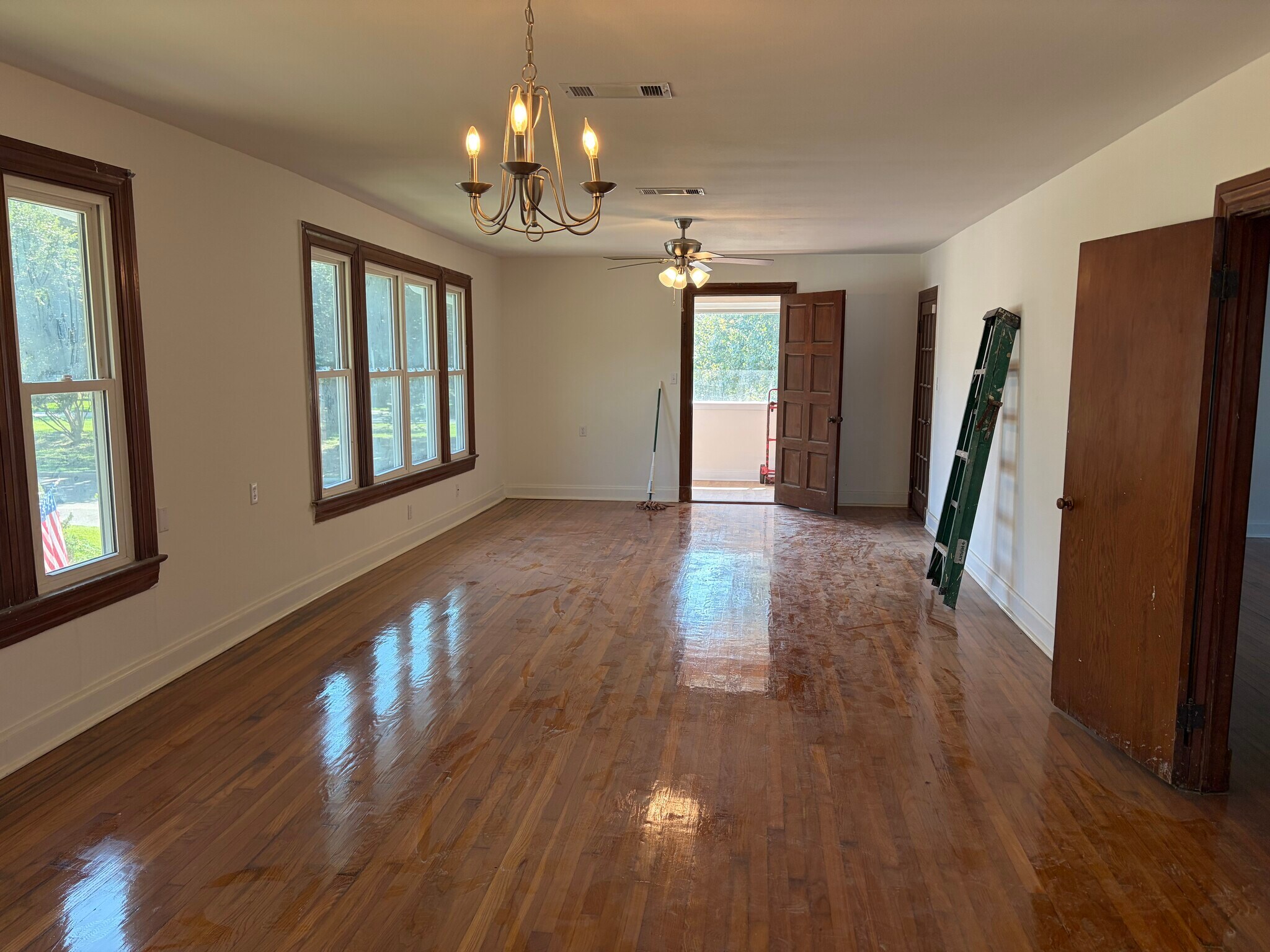 Great Room - 6818 Canal Blvd