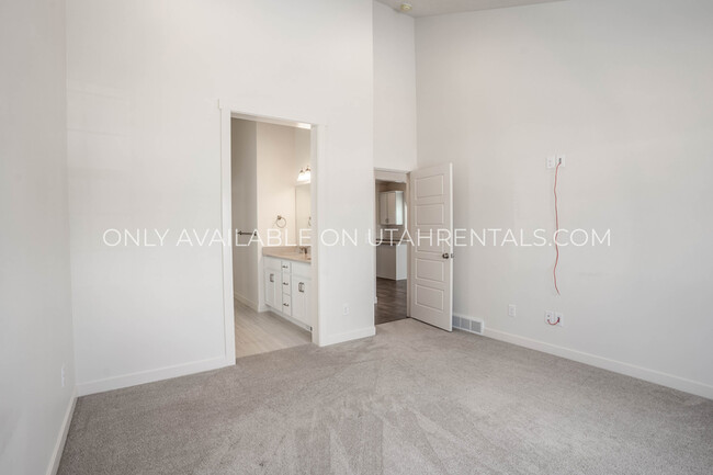 Building Photo - 6459 W Arranmore Dr