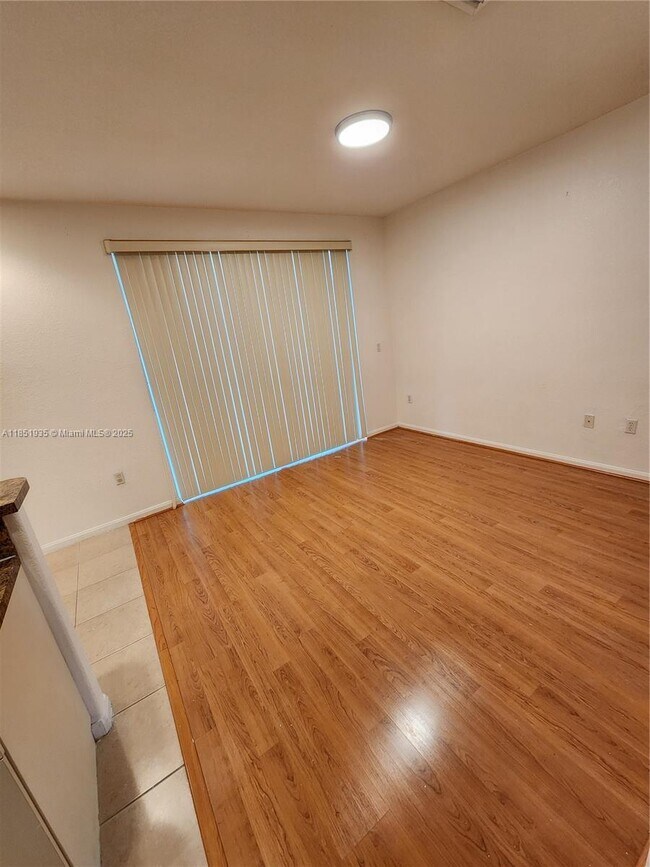 Building Photo - 2762 SW 85th Ave