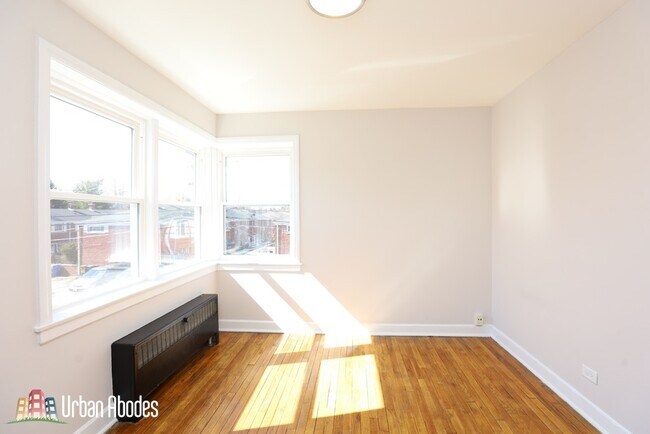 Building Photo - 7520 N Ridge Blvd