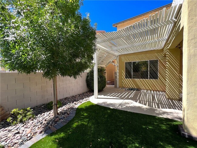 Building Photo - 7043 Somera Way