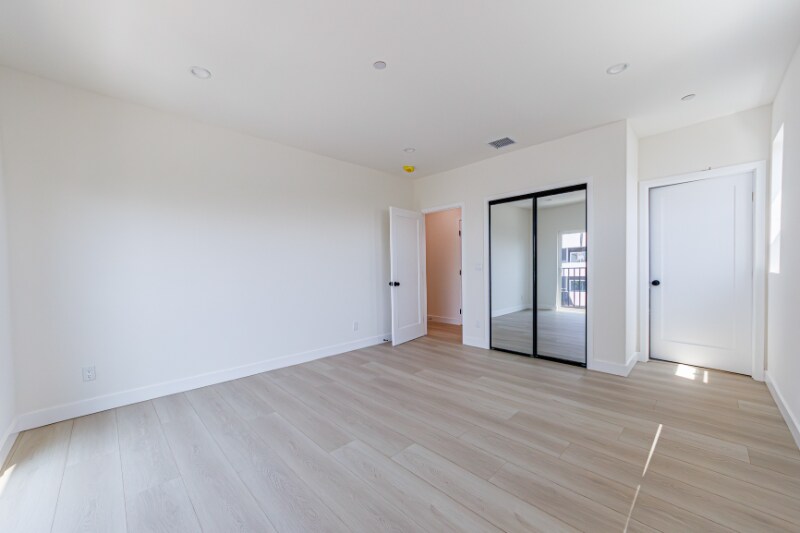 Building Photo - 1332 Tamarind Ave