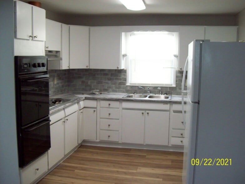 Refrigerator & Dishwasher Included - 504 Beirne Ave NE