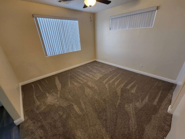 Building Photo - 300 Vilberti Ct