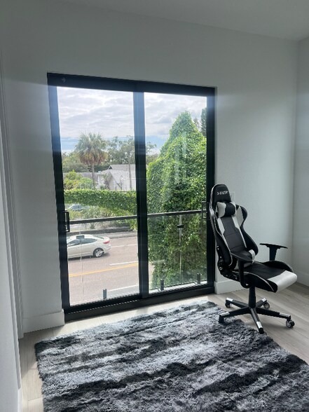 Building Photo - 1627 9th Ave N