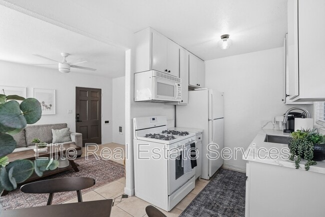 Building Photo - 2606 Juan St