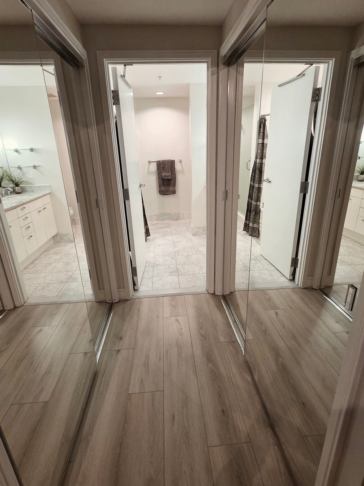 Building Photo - 645 Front St