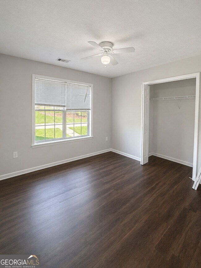 Building Photo - 2657 Amberly Glen Dr