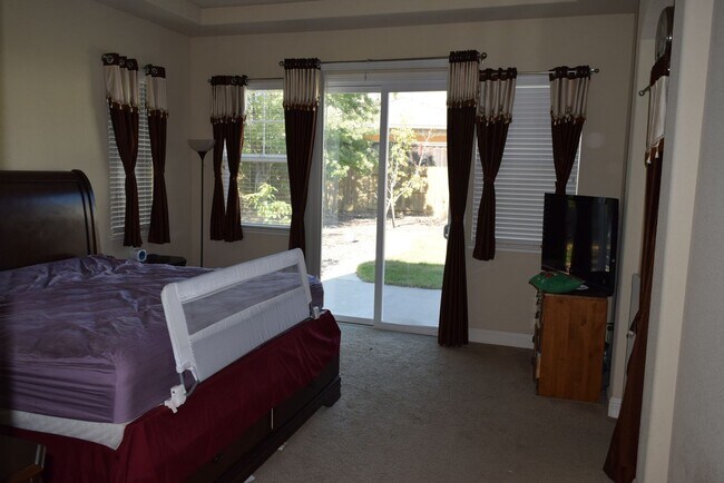 Building Photo - Gorgeous Newer 4 Bedroom in Highly sought after Riata Empire Ranch Community!