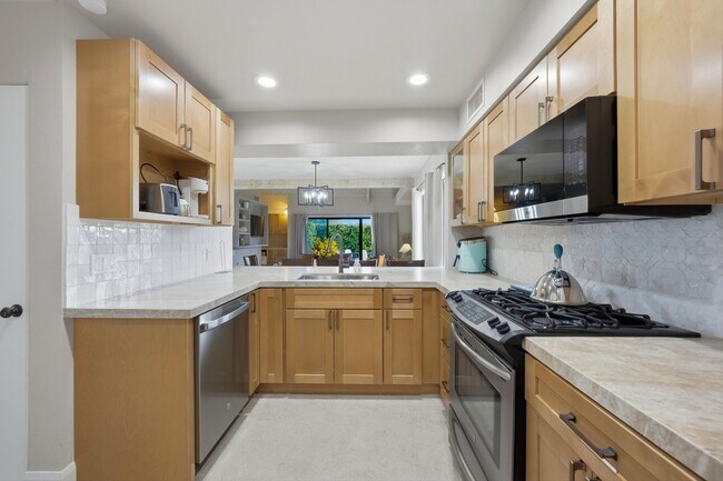 Building Photo - 436 Sunningdale Dr