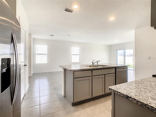 Building Photo - 16506 Mosaic Oar Dr