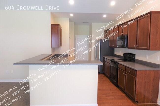 Building Photo - 604 Cromwell Dr