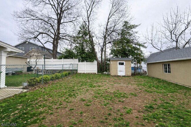 Building Photo - 2828 N Stiles St