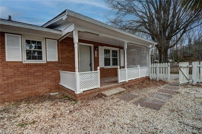 Primary Photo - 184 Oliver Ln
