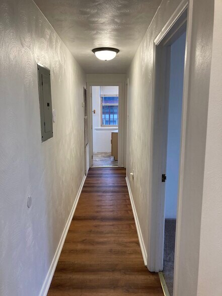 Building Photo - 5819 Bartlett St