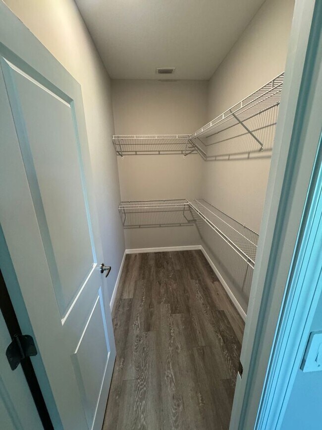 Building Photo - 1153 Oceanic Rd