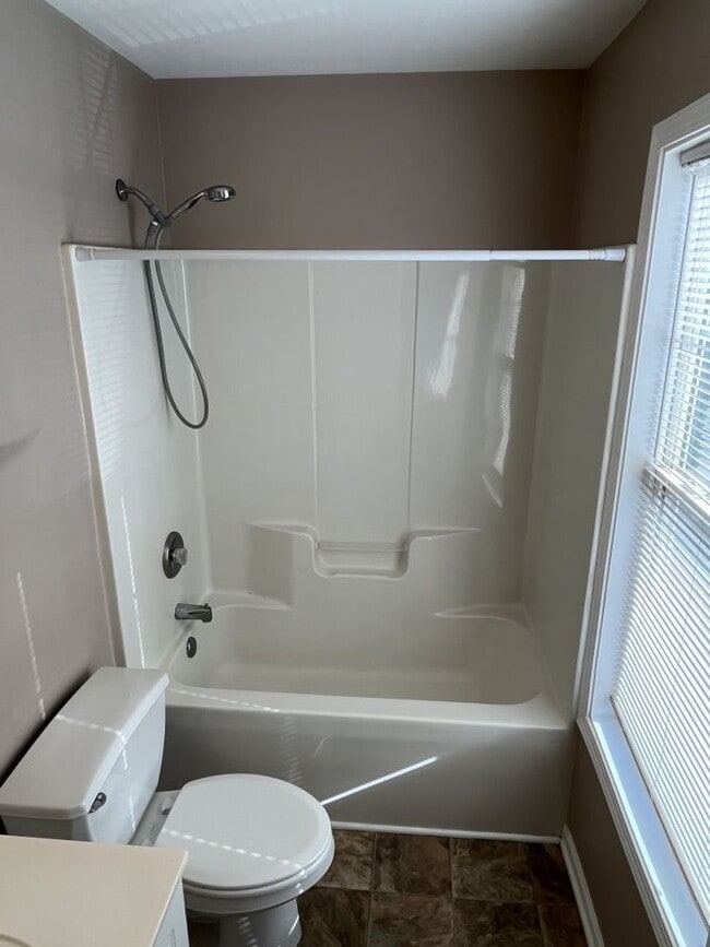 Building Photo - 3 Bedroom Corner Lot home with Great Backy...