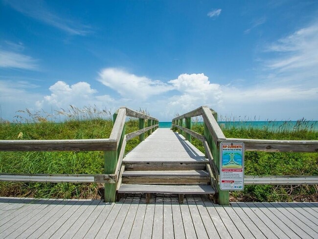 Building Photo - 826 Middleton Dr SW