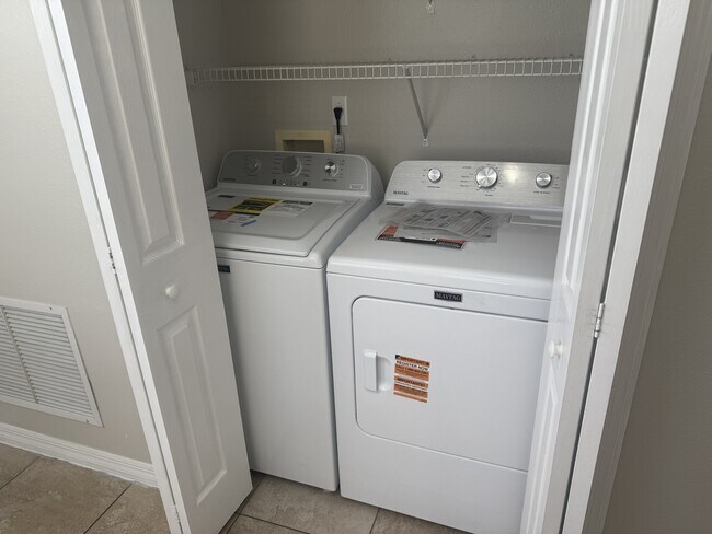 Building Photo - 9801 Kona Isle Ct