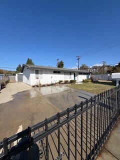 Primary Photo - 2103 Avalon Ave