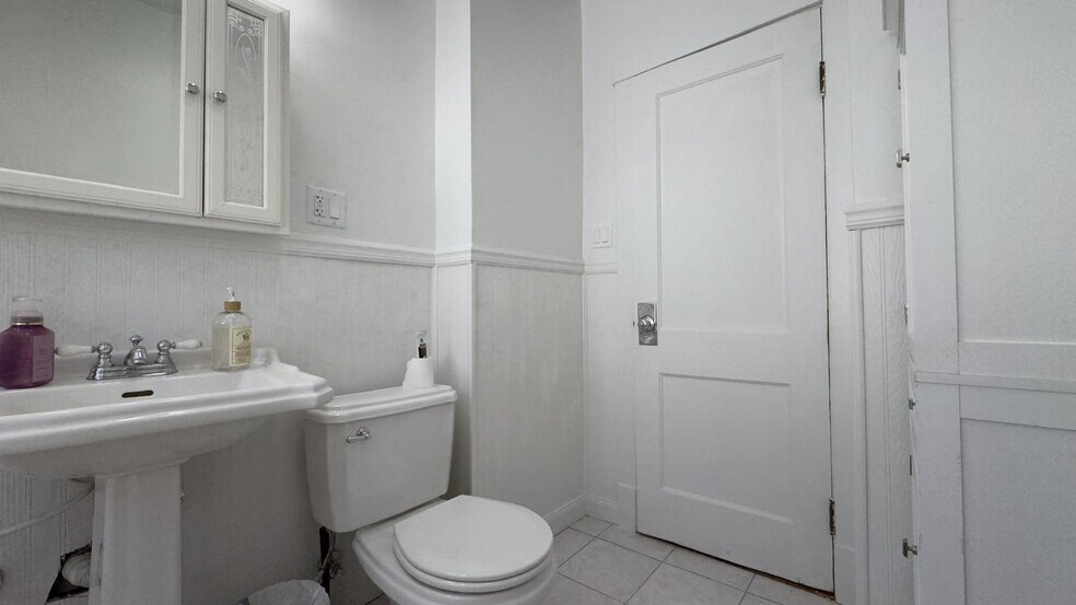 Building Photo - 5311 W Berenice Ave