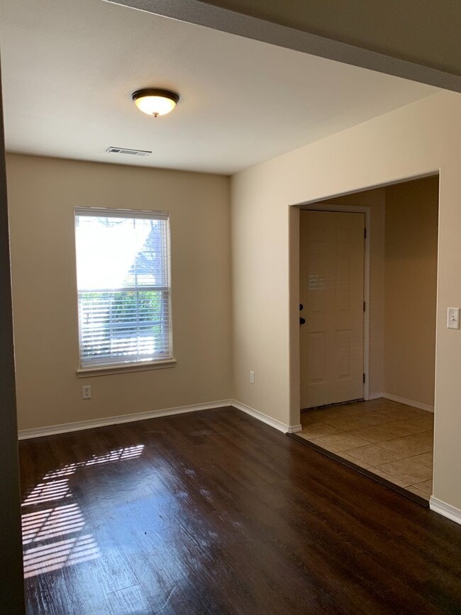 Building Photo - Ready NOW 3 Bedroom For Lease -  Bentonvil...