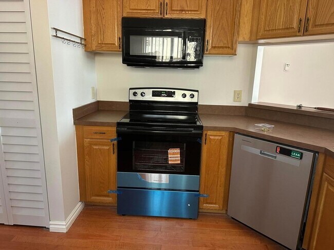 Building Photo - 21 Via de Casas Sur Via