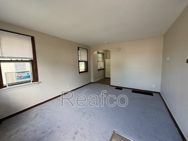Building Photo - 1753 E Frankfort St