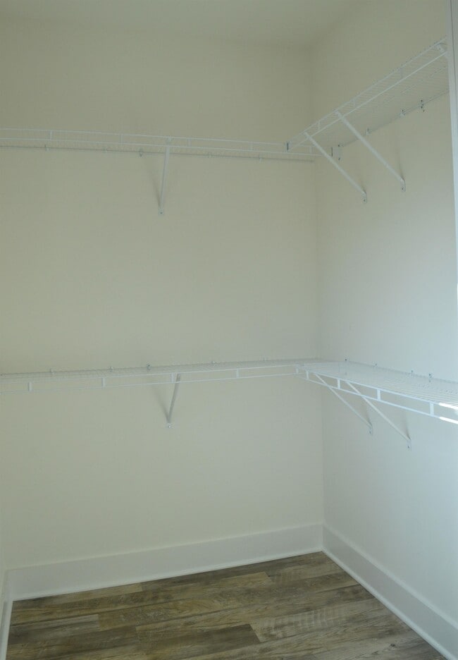 Building Photo - 803 Coles Ferry Pike