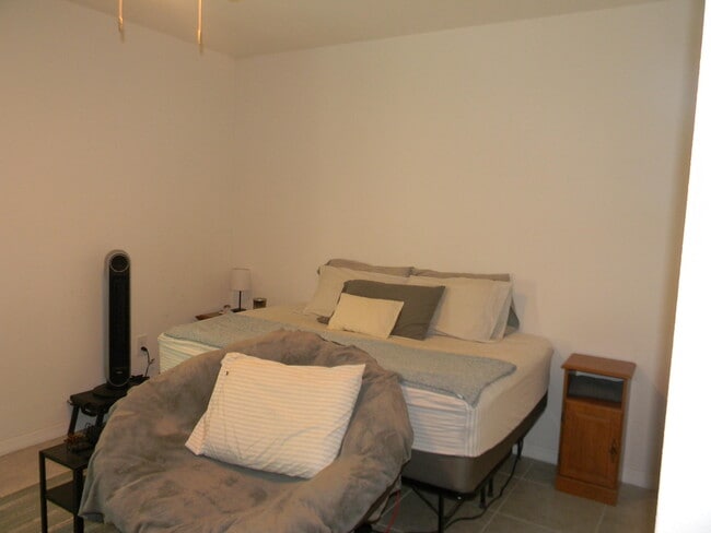 Building Photo - 1588 Ranger Rd SE