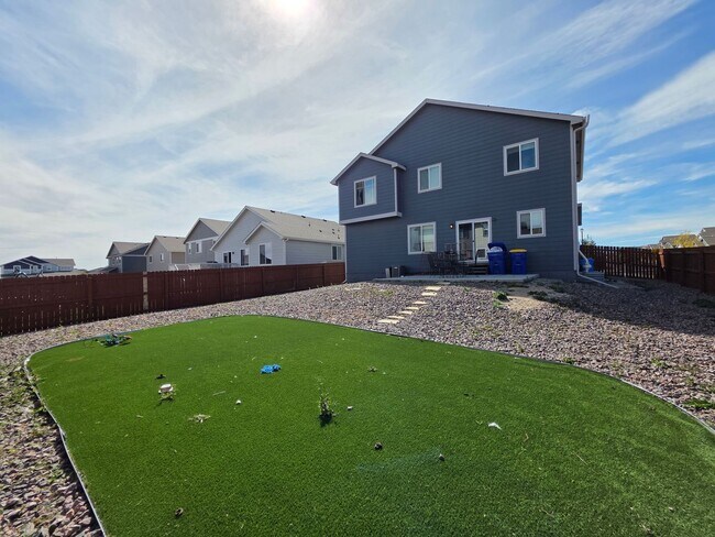 Building Photo - Fully Finished Corner-Lot Home with Mounta...