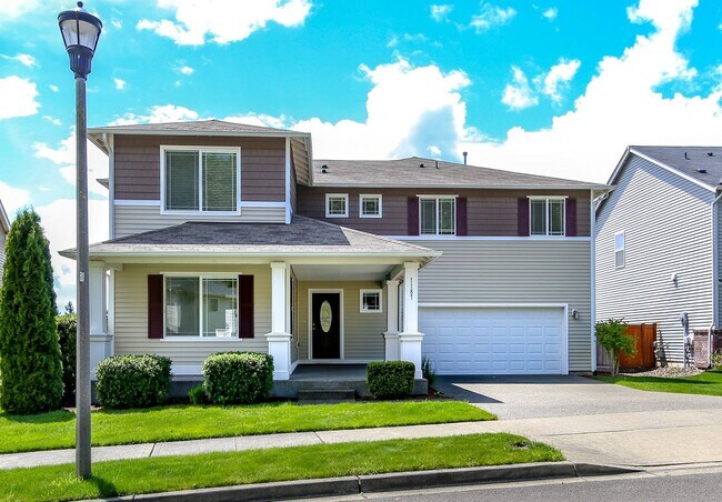 Building Photo - Spacious 4-Bedroom DuPont Home with AC