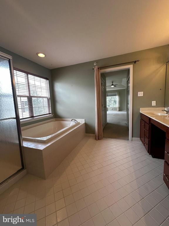 Building Photo - 147 Fringetree Dr