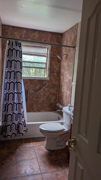 Building Photo - 119 13th St N