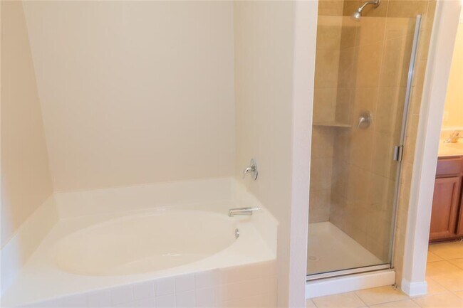 Building Photo - 5123 Harbor Palm Dr