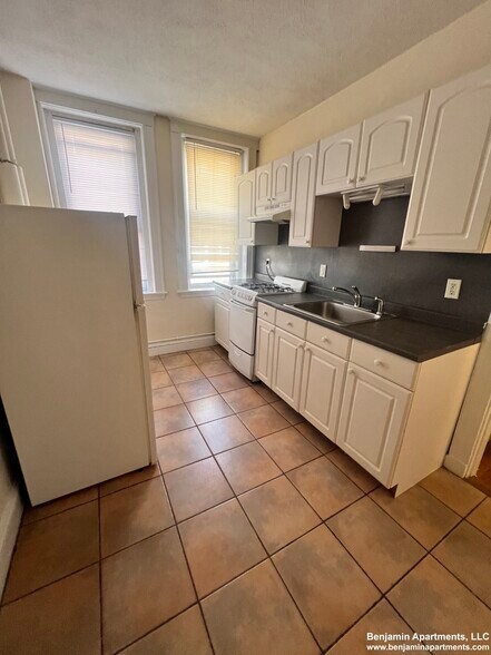 Building Photo - 5 Barrows St