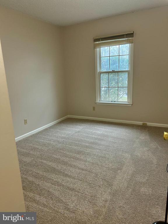 Building Photo - 1905 N Glen Dr