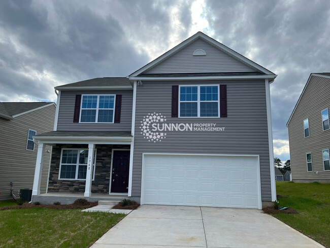 Primary Photo - 4 Bedroom 2.5 Bathroom in Dallas NC