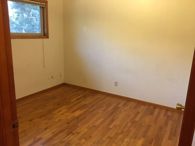 Building Photo - West Side Location