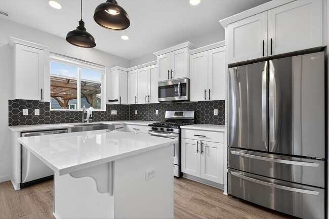 Building Photo - 2595 S Ginger St