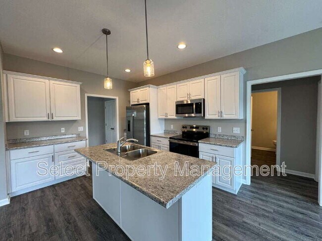 Building Photo - 8796 Elmont Cv